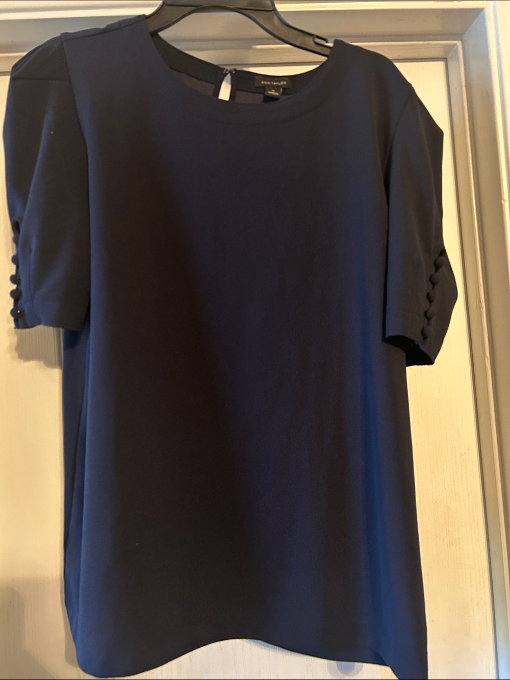 Ann Taylor Dark Navy Short-Sleeve Button-Cuff Top sz M